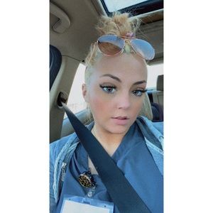 Meet your Posher, Abigail